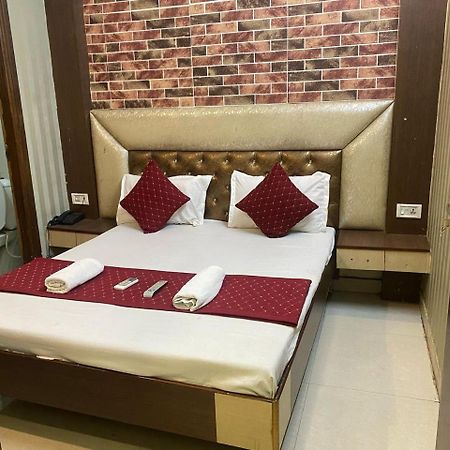 Hotel Robin Amritsar Exterior photo