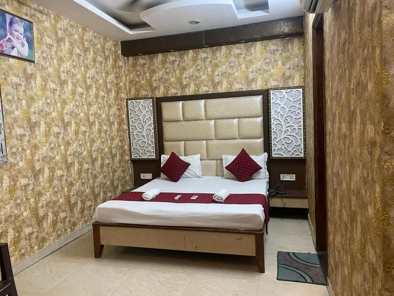 Hotel Robin Amritsar Exterior photo