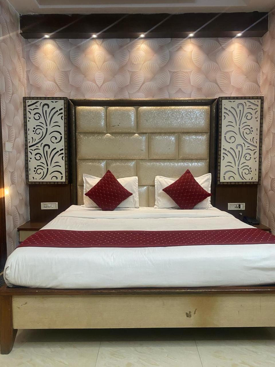 Hotel Robin Amritsar Exterior photo